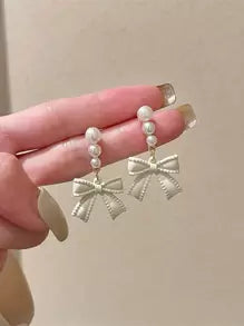 1 Pair Faux Pearl Decor Bowknot Earrings, Sweet And Elegant, Suitable For Women Wedding, Daily, Festival Wear Valentines,Mom,Mother,Mother's Day,Gift