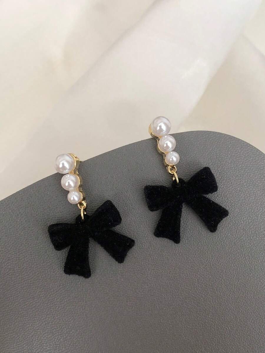 1 Pair Minimalist Bow Pearl Fuzzy Exclusive Elegant Earring