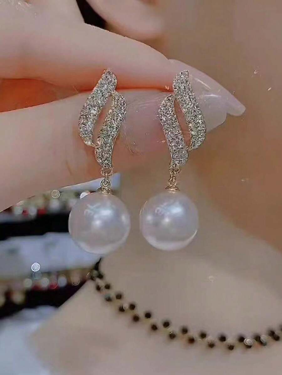 1pair Elegant Dangle Earrings With Gold Plating, Shiny Rhinestones And Milk White Faux Pearls, Applicable For Wedding & Engagement, Daily Wear