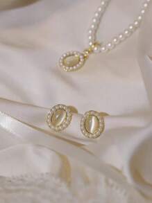 Price For A Set Of 3 Pieces Of Faux Pearl Fashionable Jewelry, Including Earrings And A Necklace. Suitable For Wedding, Brides, Daily Wear And Mother Day Gift. The Set Includes A Necklace And Ear Studs.
