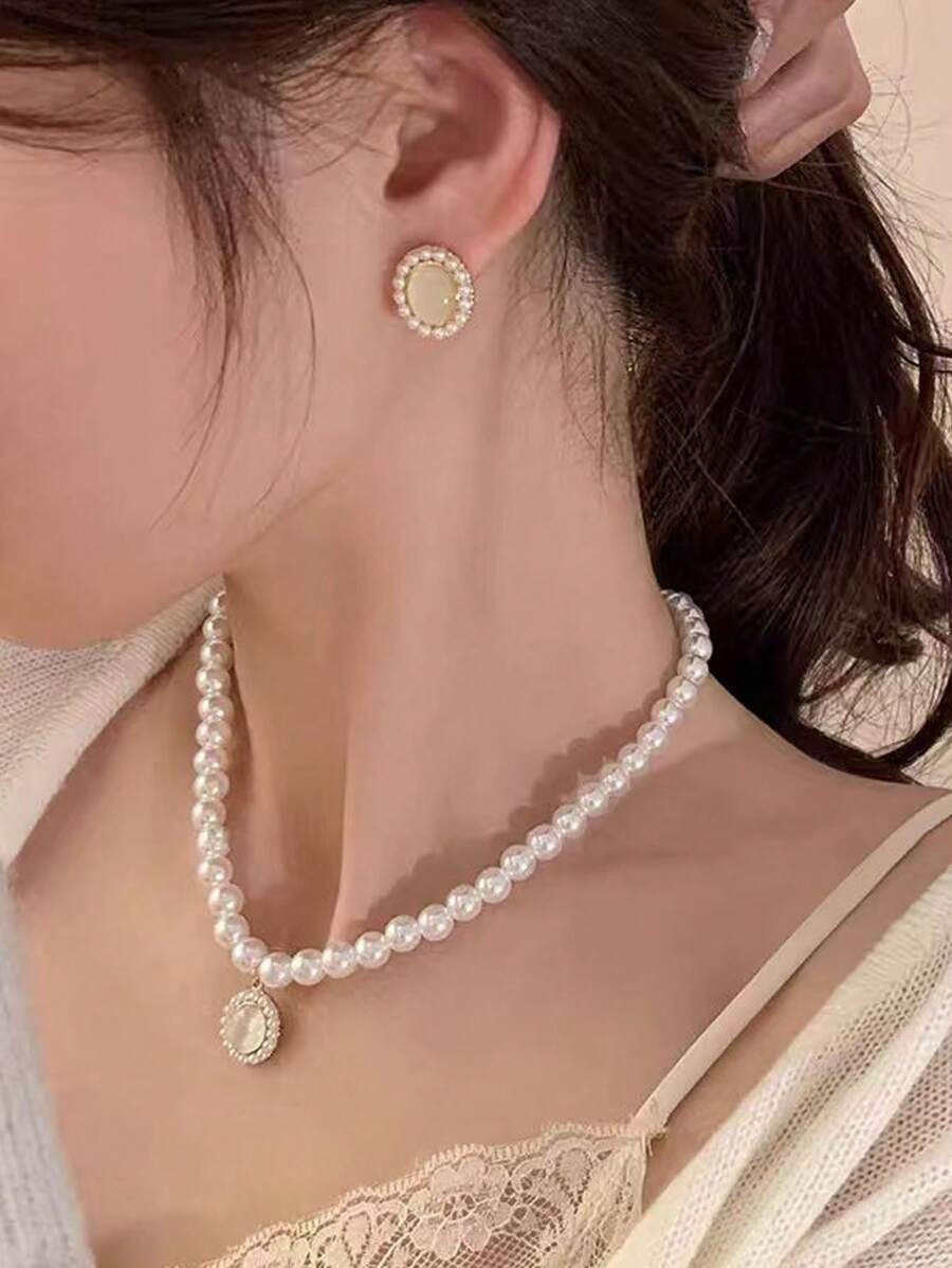 Price For A Set Of 3 Pieces Of Faux Pearl Fashionable Jewelry, Including Earrings And A Necklace. Suitable For Wedding, Brides, Daily Wear And Mother Day Gift. The Set Includes A Necklace And Ear Studs.
