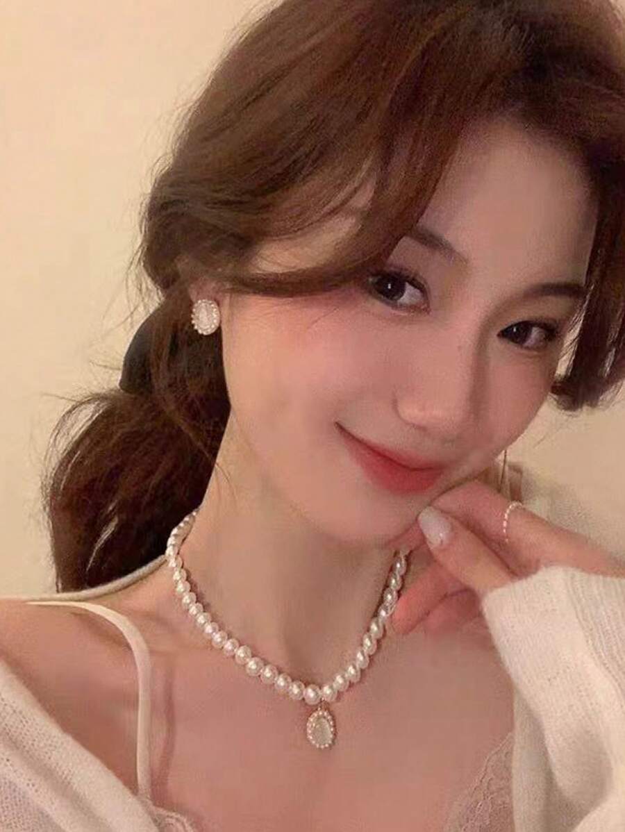 Price For A Set Of 3 Pieces Of Faux Pearl Fashionable Jewelry, Including Earrings And A Necklace. Suitable For Wedding, Brides, Daily Wear And Mother Day Gift. The Set Includes A Necklace And Ear Studs.