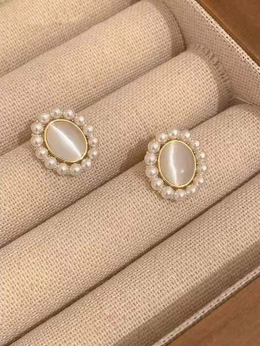 Price For A Set Of 3 Pieces Of Faux Pearl Fashionable Jewelry, Including Earrings And A Necklace. Suitable For Wedding, Brides, Daily Wear And Mother Day Gift. The Set Includes A Necklace And Ear Studs.