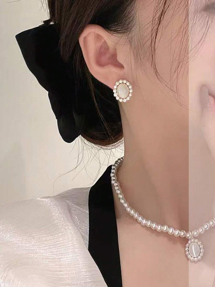 Price For A Set Of 3 Pieces Of Faux Pearl Fashionable Jewelry, Including Earrings And A Necklace. Suitable For Wedding, Brides, Daily Wear And Mother Day Gift. The Set Includes A Necklace And Ear Studs.