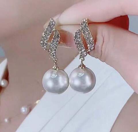 1pair Elegant Dangle Earrings With Gold Plating, Shiny Rhinestones And Milk White Faux Pearls, Applicable For Wedding & Engagement, Daily Wear