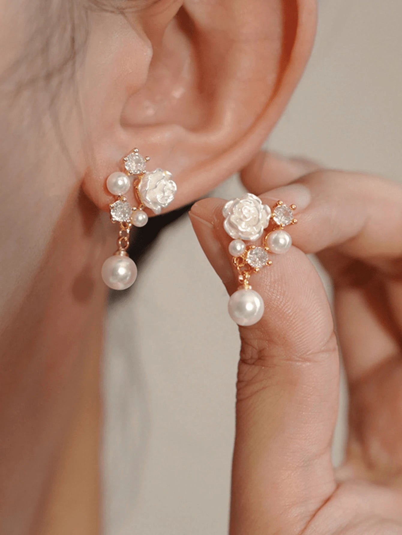 1 Pair Vintage Red Velvet Floral Faux Pearl Elegant Stud Earrings, Suitable For Formal Occasions Halloween