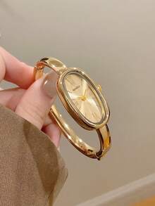 pc Square Gold Women's Quartz Watch Bracelet, Minimalist Fashion Elegant, Suitable For Daily Wear, Best Choice For Holiday Gift .