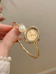 pc Square Gold Women's Quartz Watch Bracelet, Minimalist Fashion Elegant, Suitable For Daily Wear, Best Choice For Holiday Gift .