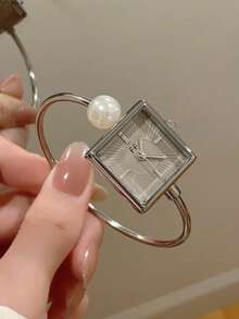 pc Square Gold Women's Quartz Watch Bracelet, Minimalist Fashion Elegant, Suitable For Daily Wear, Best Choice For Holiday Gift .