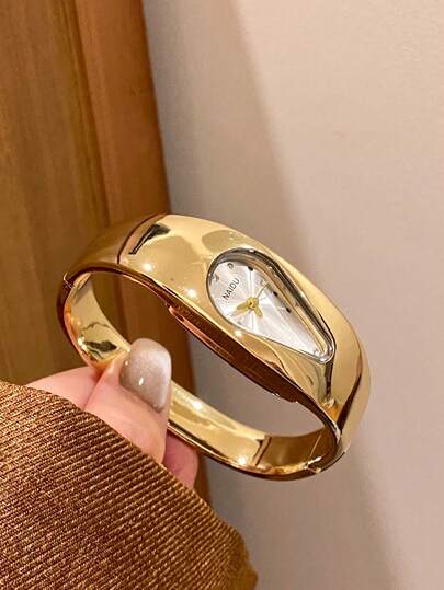 pc Square Gold Women's Quartz Watch Bracelet, Minimalist Fashion Elegant, Suitable For Daily Wear, Best Choice For Holiday Gift .