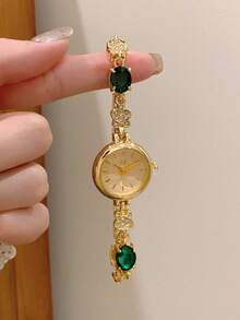 pc Square Gold Women's Quartz Watch Bracelet, Minimalist Fashion Elegant, Suitable For Daily Wear, Best Choice For Holiday Gift .