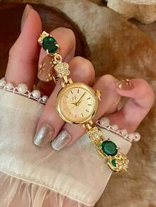 pc Square Gold Women's Quartz Watch Bracelet, Minimalist Fashion Elegant, Suitable For Daily Wear, Best Choice For Holiday Gift .